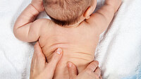 Bewegungsspiele und Babymassage